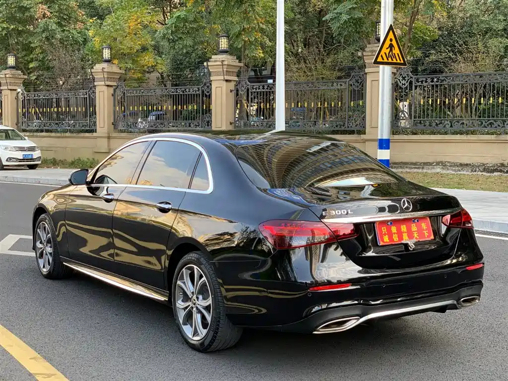 Mercedes-Benz E-Class 2022