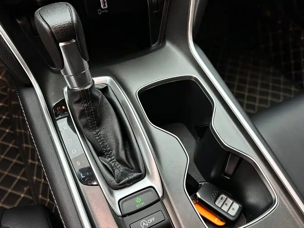 Honda Accord 2022 — фото 15