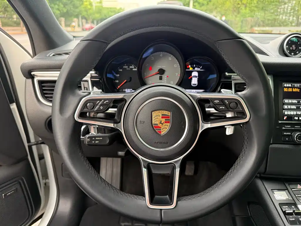 Porsche Macan 2015 — фото 7