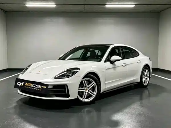 Porsche Panamera 2025