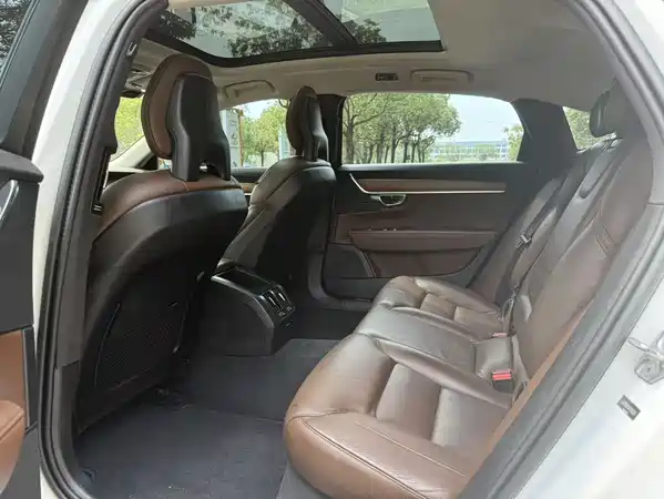 Volvo S90 2019