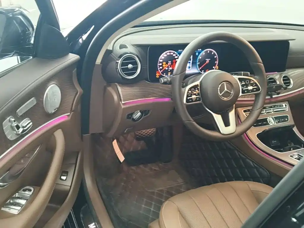 Mercedes-Benz E-Class 2020 — фото 16