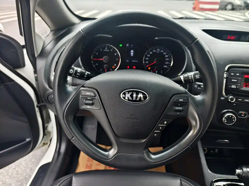 Kia K3 2019 — фото 15
