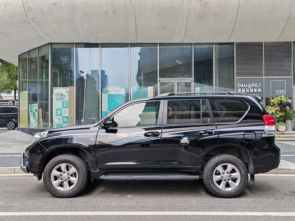 Toyota Prado 2012 — фото 9
