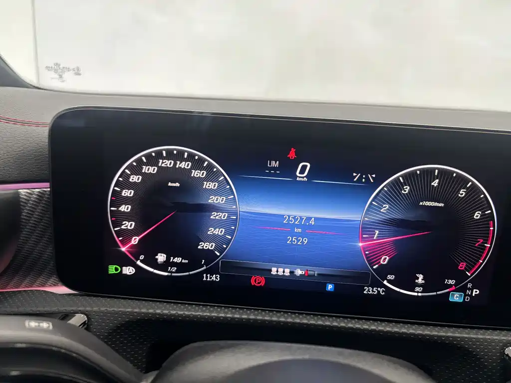 Mercedes-Benz A-Class 2025 — фото 16