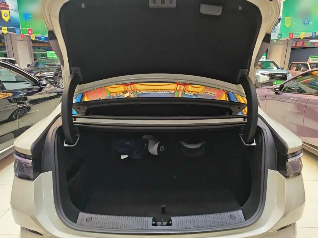 BYD Seal 07 DM-i 2025 — фото 14