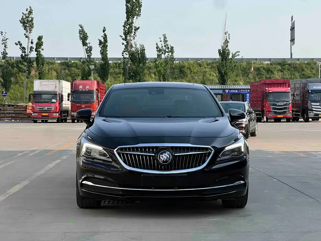 Buick LaCrosse 2017 — фото 2