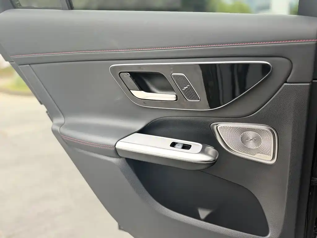 Mercedes-Benz GLC AMG 2025 — фото 15