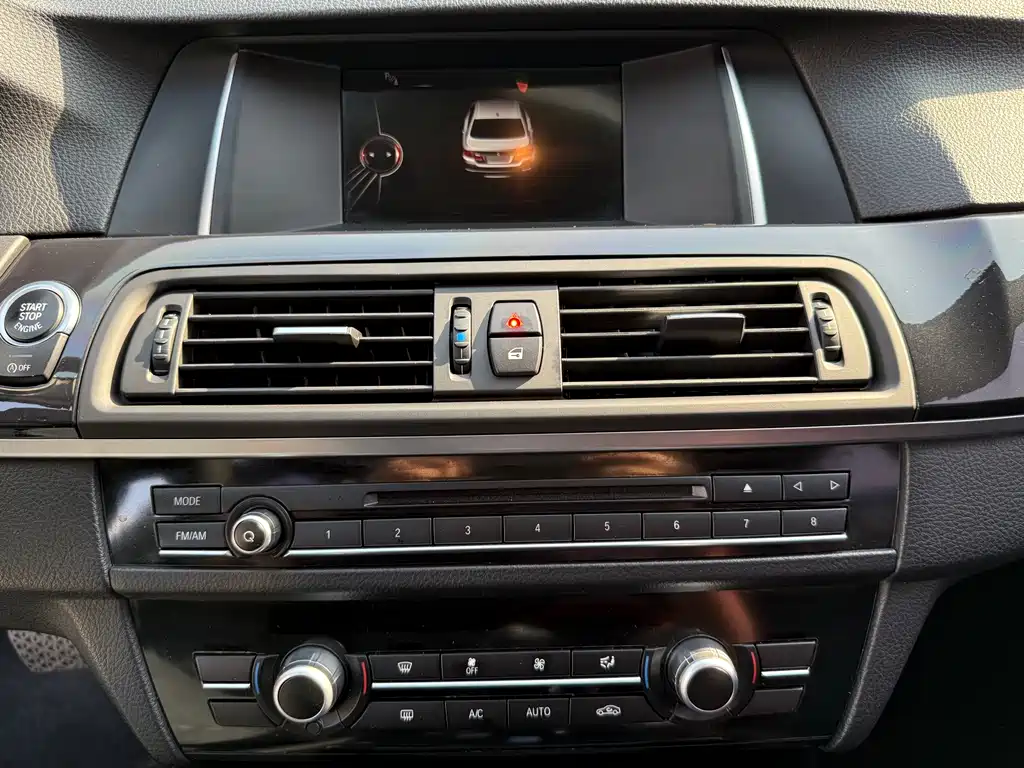 BMW 5 Series 2016 — фото 15