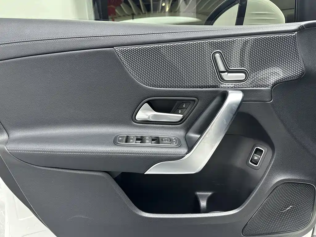 Mercedes-Benz A-Class 2020 — фото 23