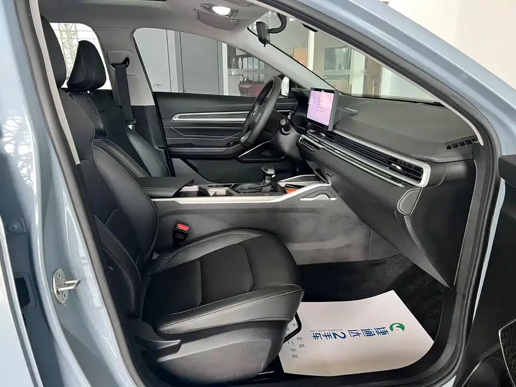 Geely Emgrand 2023 — фото 13