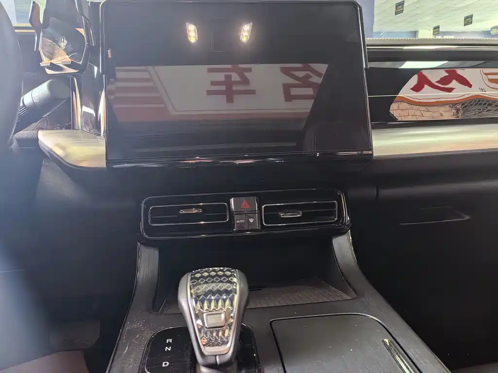 GAC Motor Trumpchi GS8 2022 — фото 10