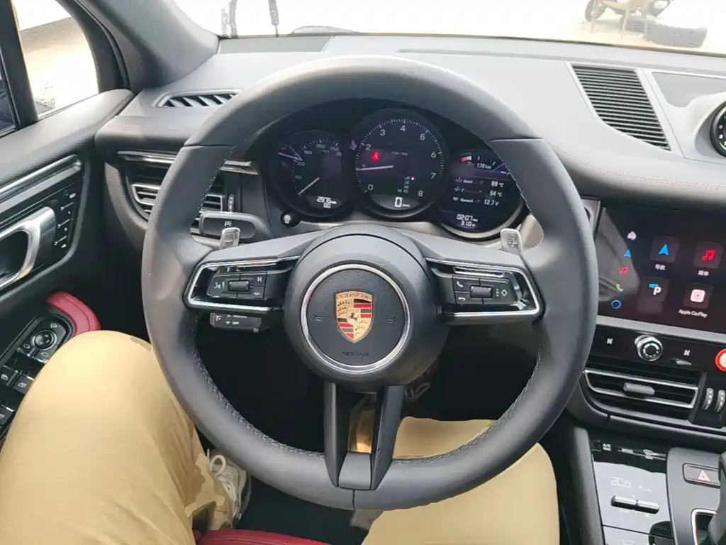 Porsche Macan 2025 — фото 11