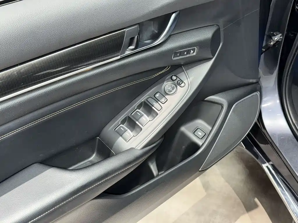 Honda Accord 2022 — фото 13