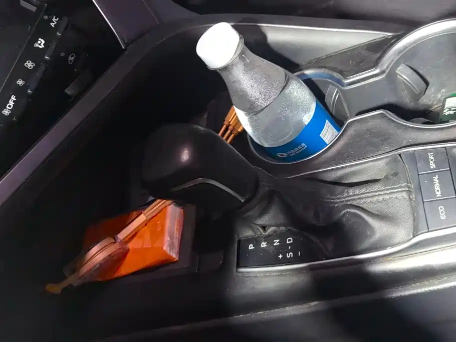 Toyota Camry 2022 — фото 16