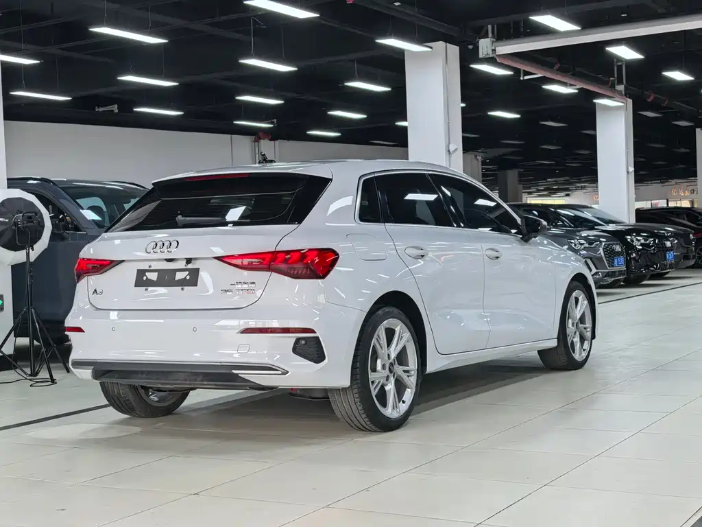 Audi A3 2022 — фото 26