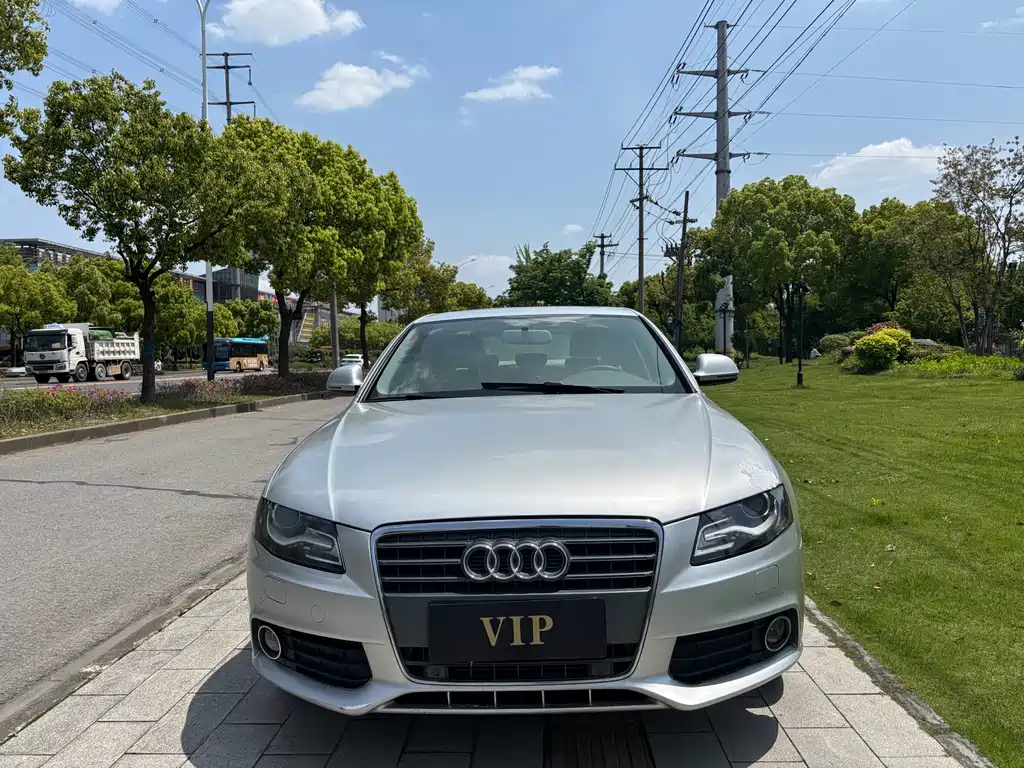 Audi A4L 2012