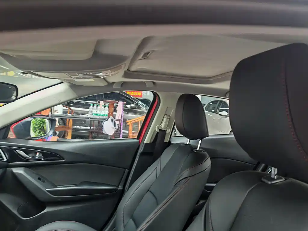 Mazda 3 Axela 2016 — фото 19