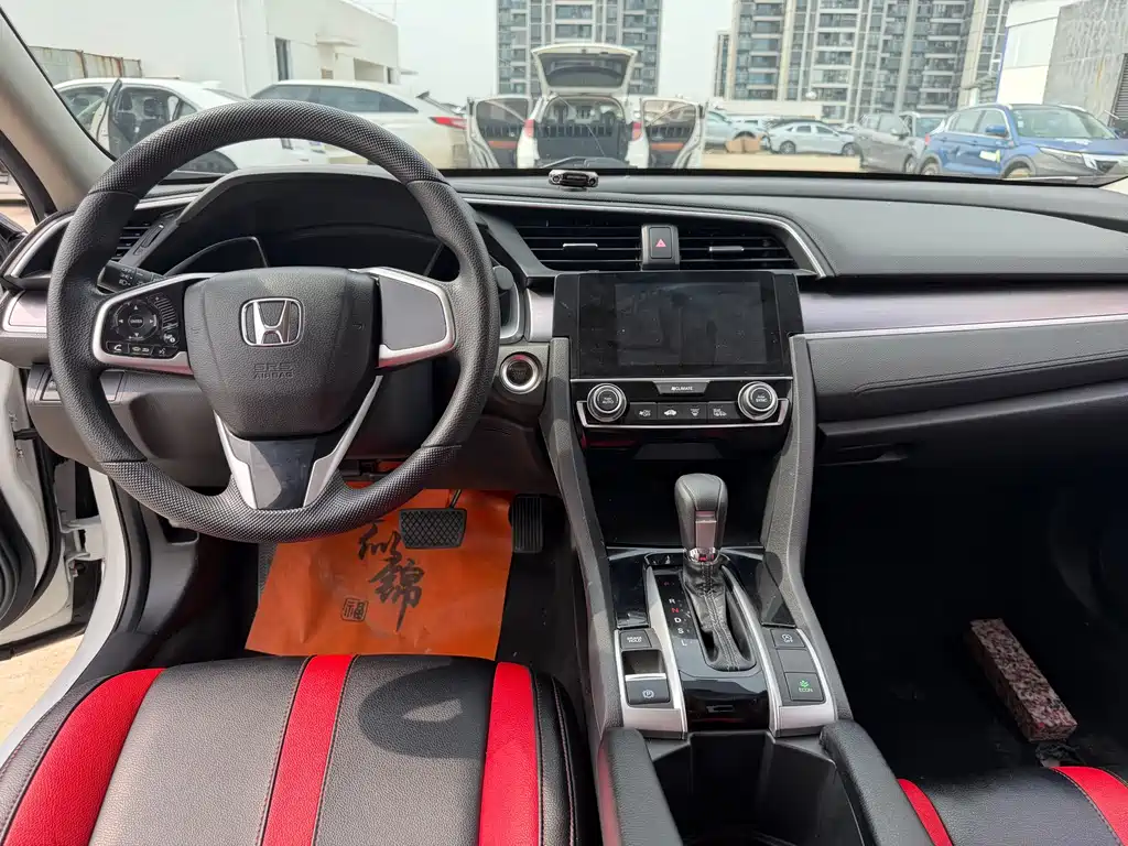 Honda Civic 2018 — фото 13