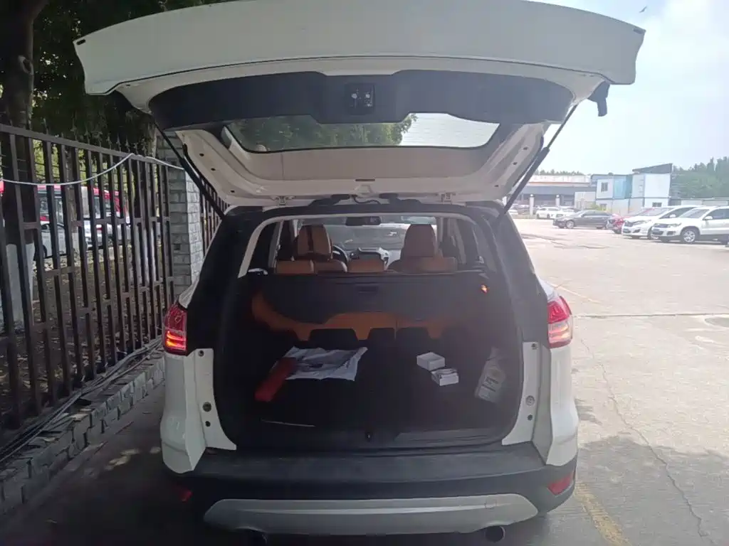 Ford Kuga 2015 — фото 19