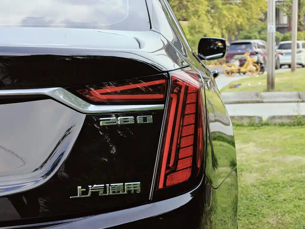 Cadillac CT6 2021 — фото 17