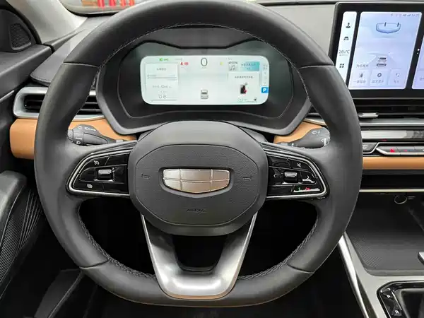 Geely Emgrand 2024