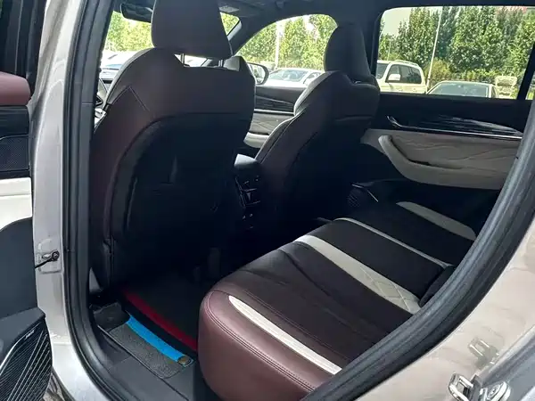 Geely Xingyue L 2021