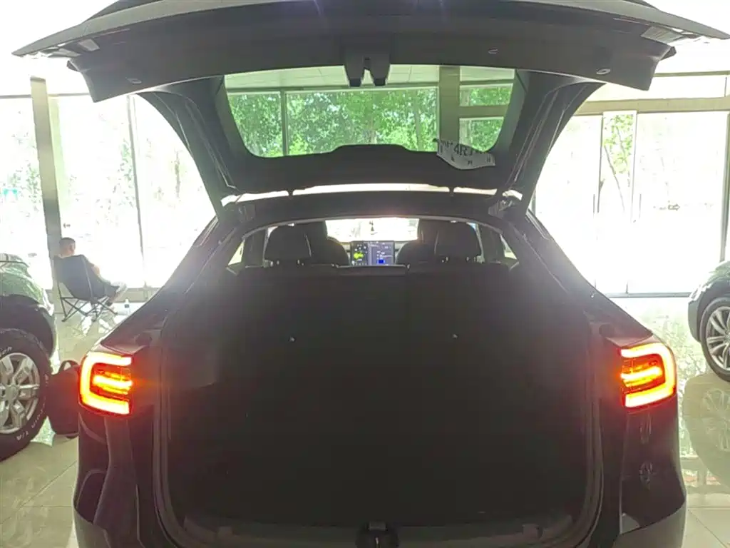 Tesla Model Y 2023 — фото 19