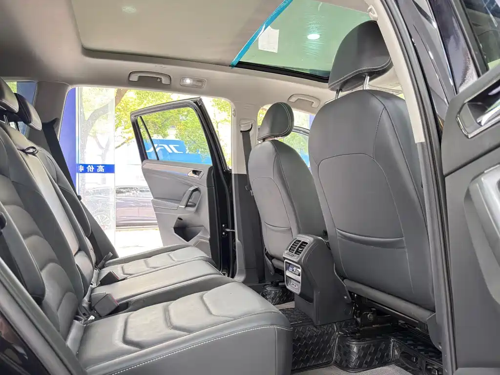 Volkswagen Tiguan L 2021 — фото 15