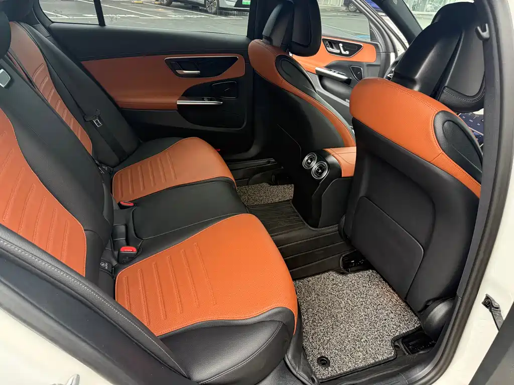 Mercedes-Benz C-Class 2023 — фото 15