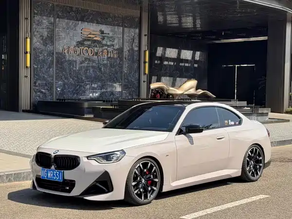 BMW M240i 2025