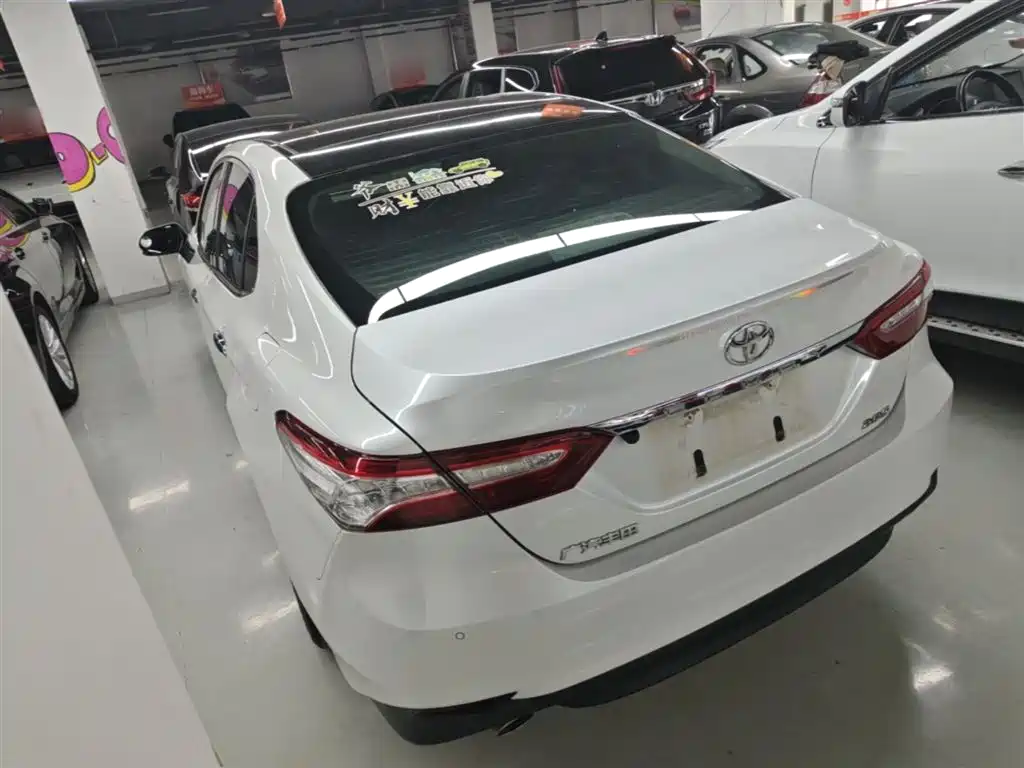 Toyota Camry 2021 — фото 5
