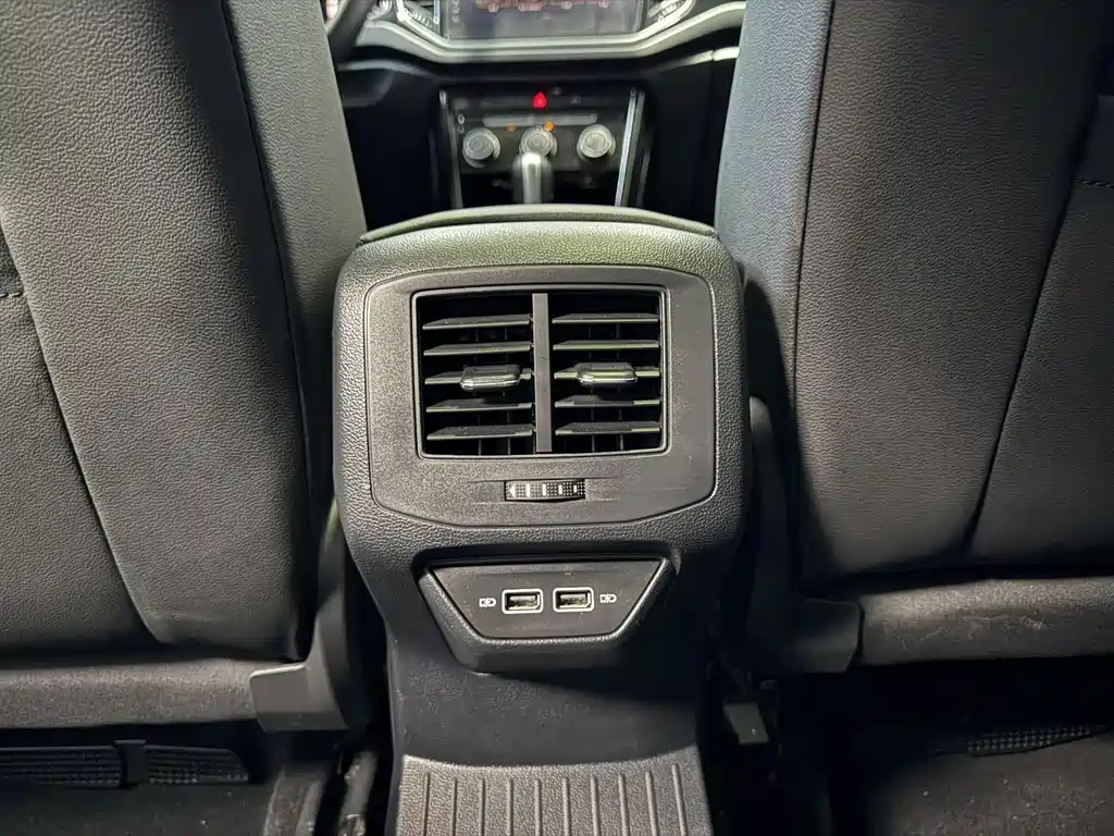 Volkswagen T-Roc 2022 — фото 11