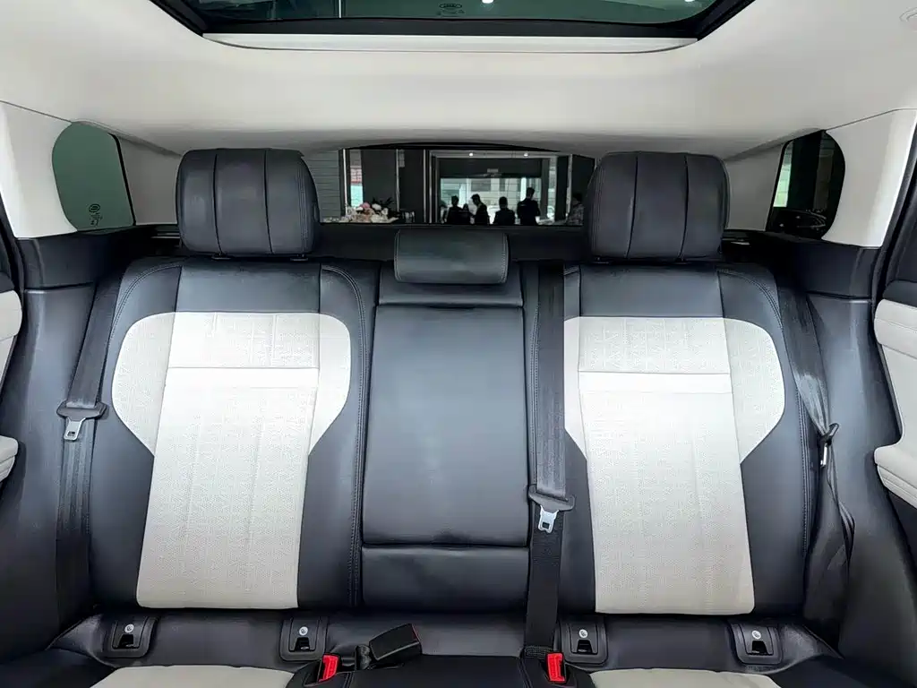 Land Rover Evoque 2022 — фото 6