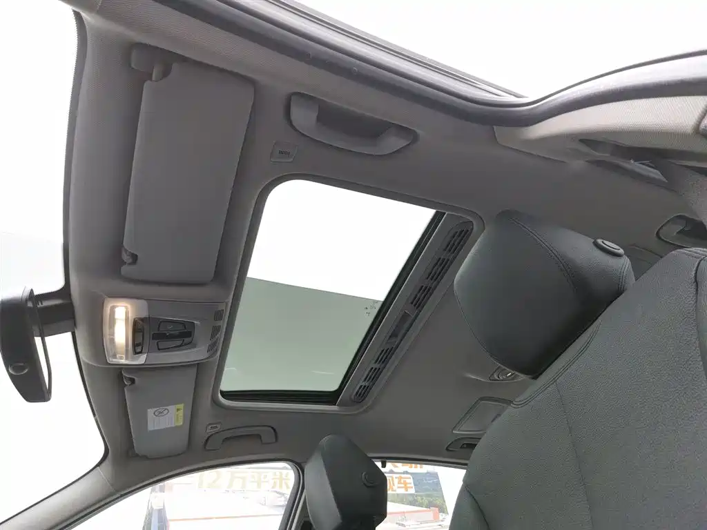BMW 3 Series 2017 — фото 14