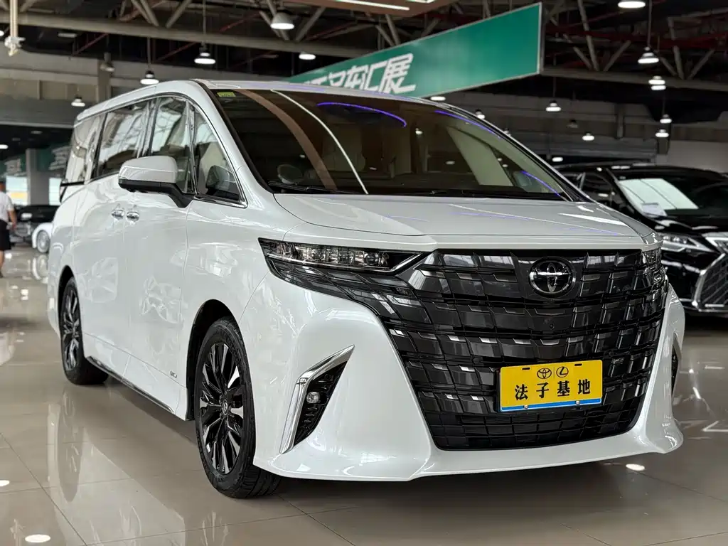 Toyota Alphard 2024 — фото 3