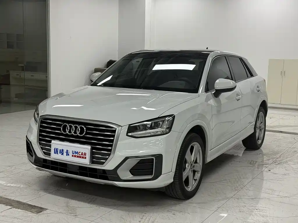 Audi Q2L 2019 — фото 1