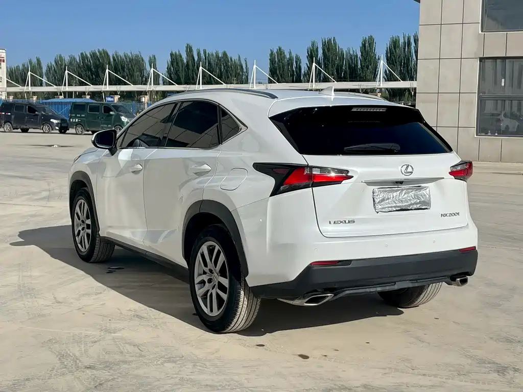 Lexus NX 2017 — фото 9