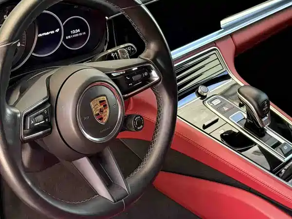 Porsche Panamera 2021