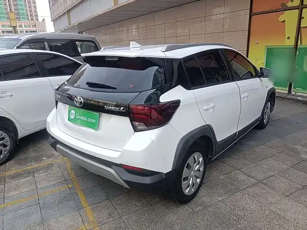 Toyota Yaris L 2022