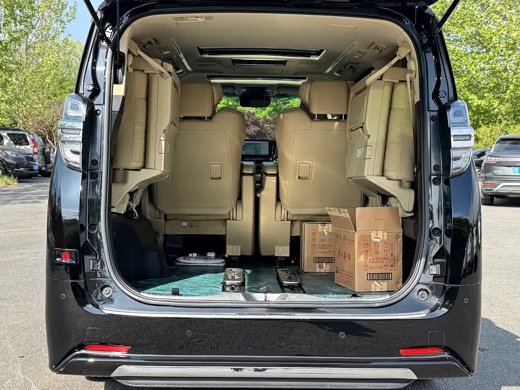 Toyota Vellfire 2020 — фото 16
