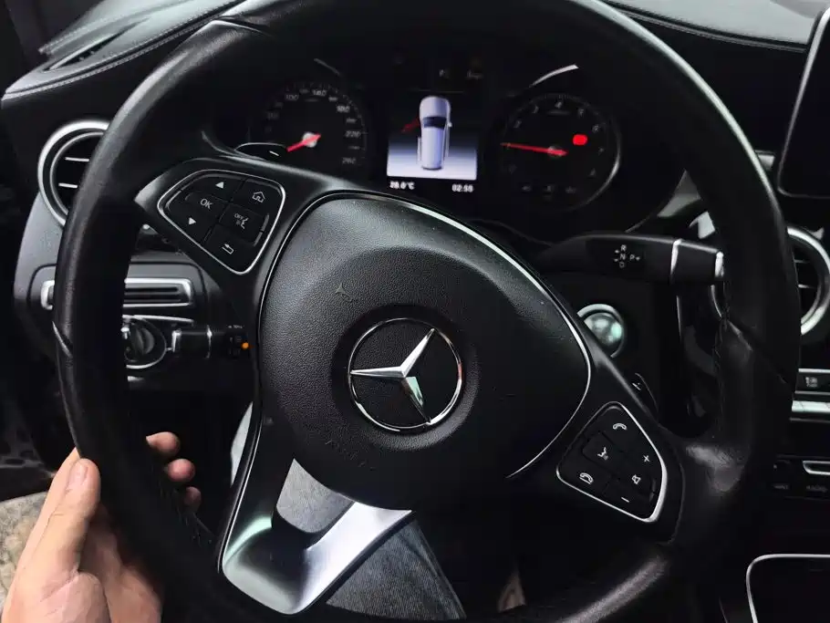 Mercedes-Benz GLC 2019 — фото 15