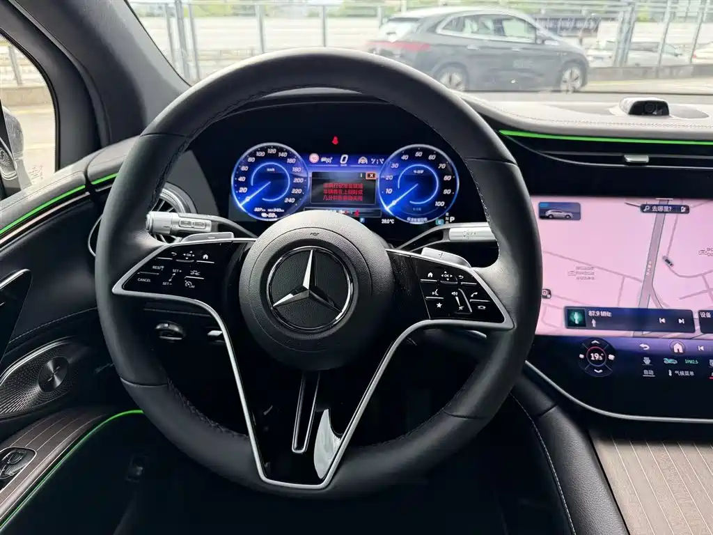 Mercedes-Benz EQS SUV 2026