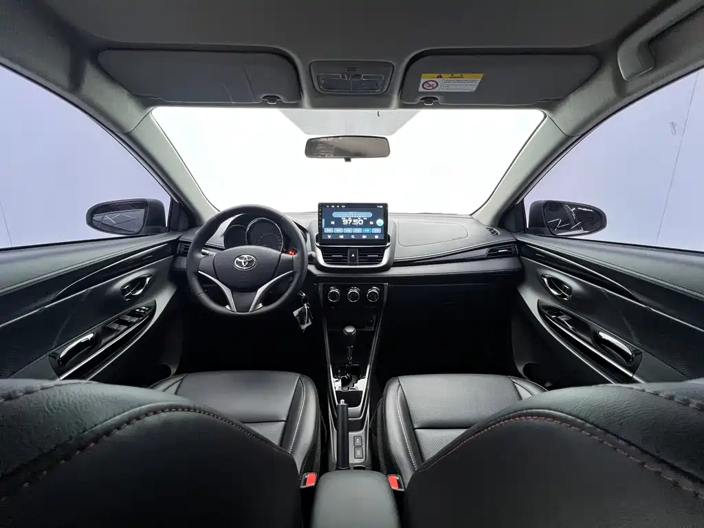 Toyota Yaris L 2021 — фото 12