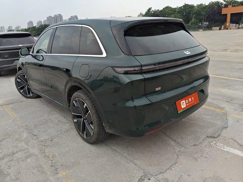 Li Auto Li L6 2025