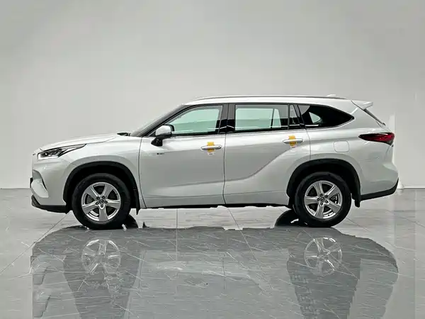 Toyota Highlander 2025