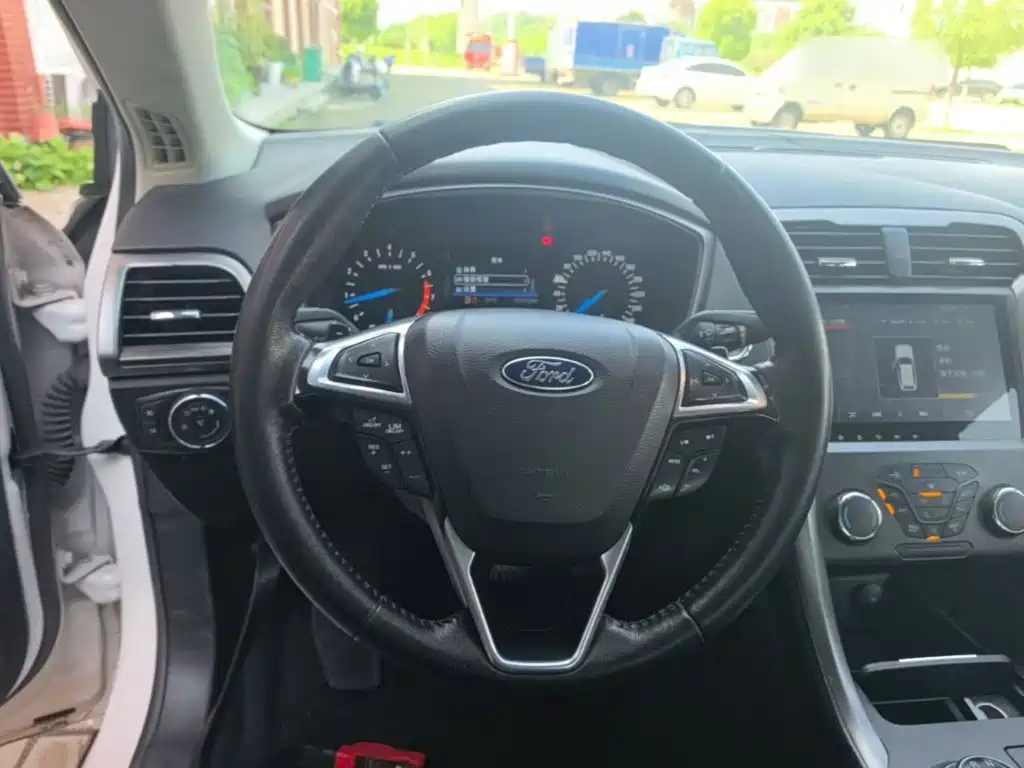 Ford Mondeo 2018 — фото 11