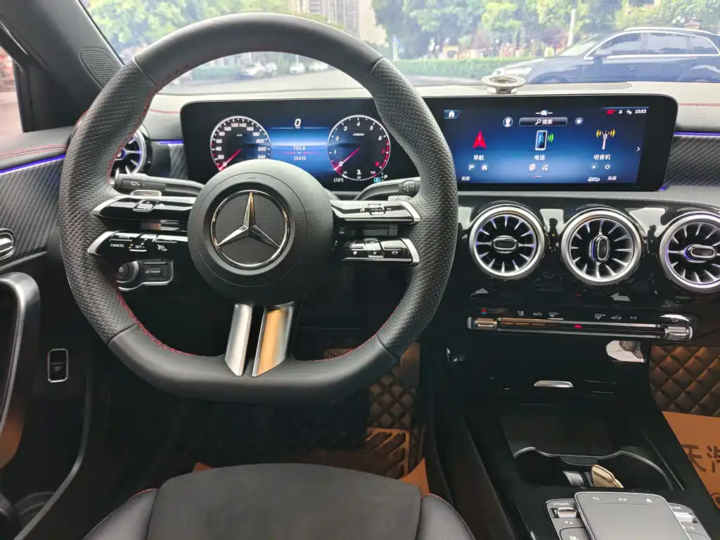 Mercedes-Benz A-Class 2024 — фото 13