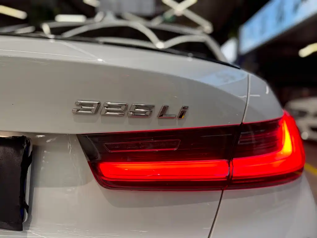 BMW 3 Series 2019 — фото 9