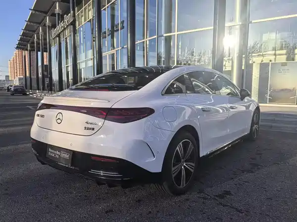 Mercedes-Benz EQE 2025